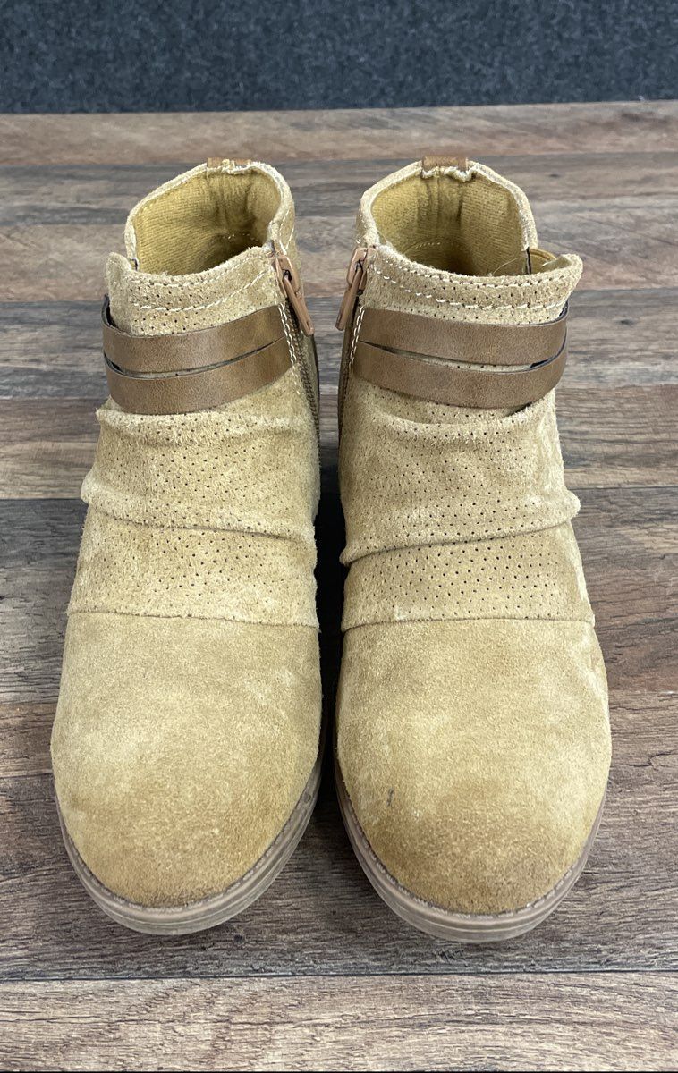 Earth Origins Odel Bone Brown Suede Ankle Boots Women's Size 8 M
