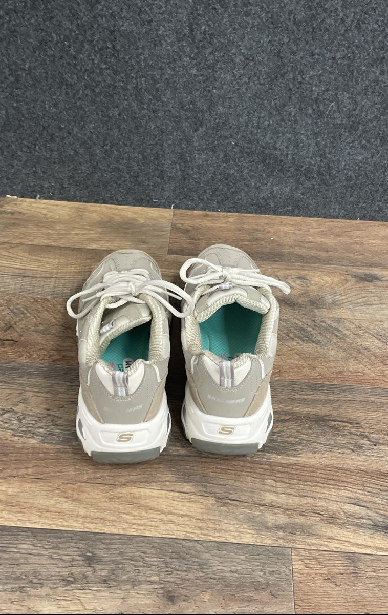 Skechers D'Lites Me Time Taupe Air Cooled Memory Foam Women's Size 8