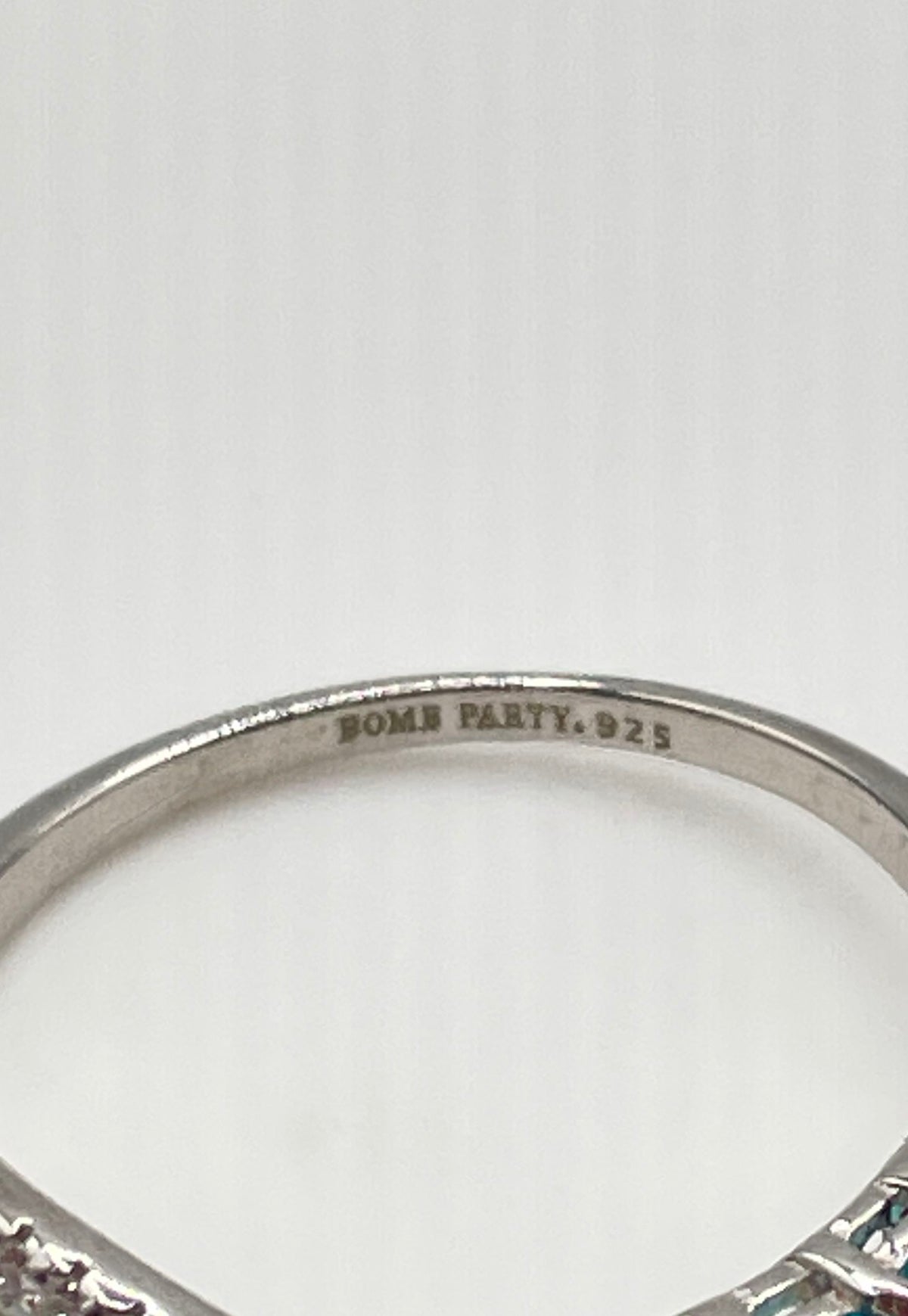 Bomb Party 925 Sterling Silver Blue & White CZ Crossover Twist Ring 2.1g