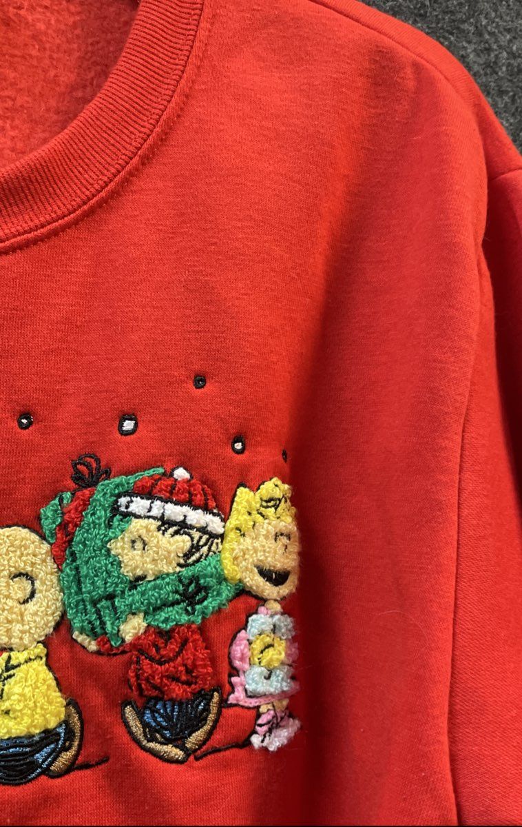 Peanuts Women's Red Christmas Sweatshirt Embroidered Graphic Characters Sz L