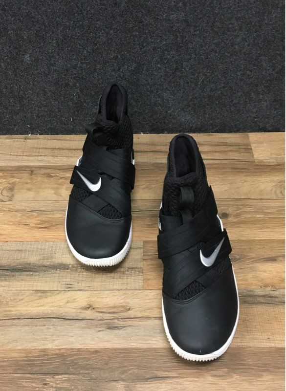 Nike LeBron Soldier 12 FlyEase Black White Basketball Shoes Men's Size 13