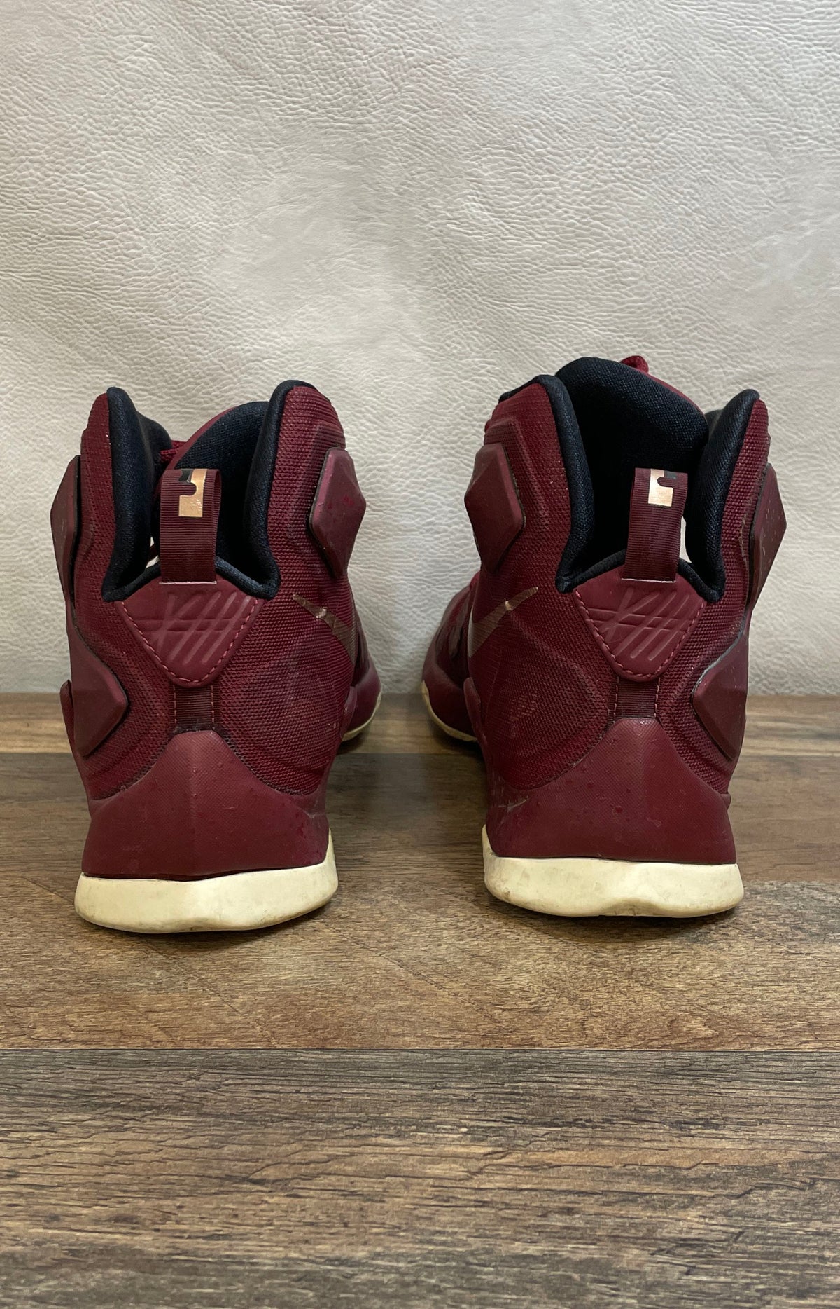 Nike LeBron 13 Team Red Metallic Bronze Basketball Shoes Size 7.5