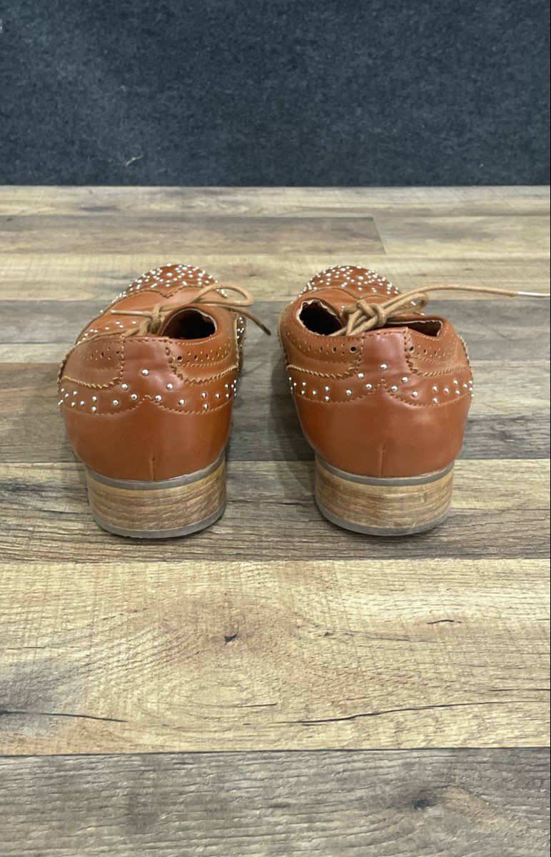 Steve Madden Brown Studded Wingtip Brogue Oxfords Women's Size 7.5