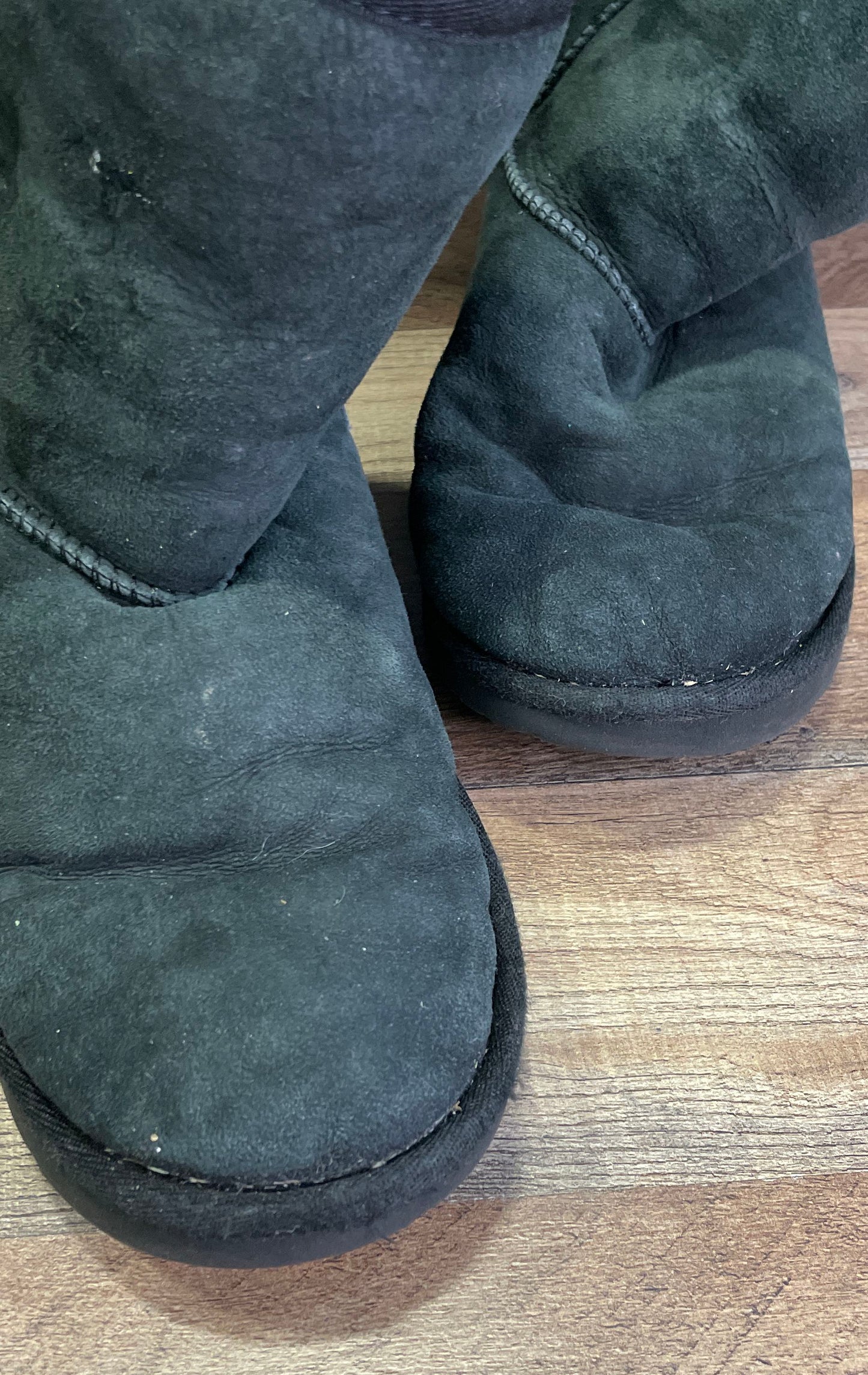 UGG Classic Short II Black Suede Shearling Lined Ankle Boots Women's Size 6