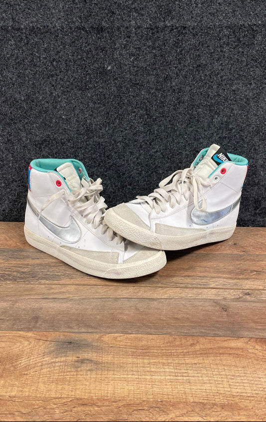 Nike Blazer Mid 77 GS White Metallic Silver Floral Youth Size 7Y DQ7773-100