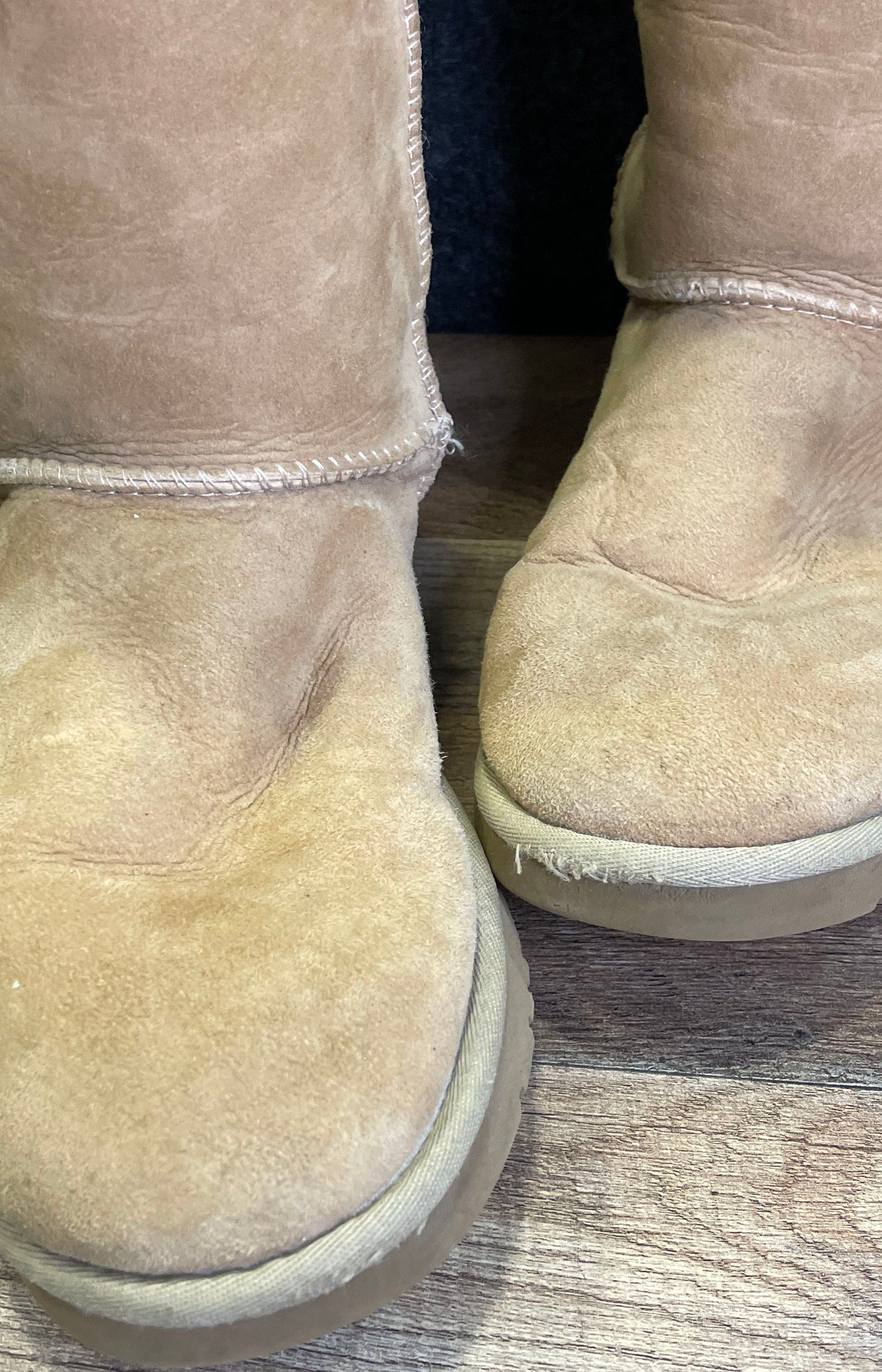 UGG Classic Short 5825 Chestnut Suede Shearling Boots Women's Size 8