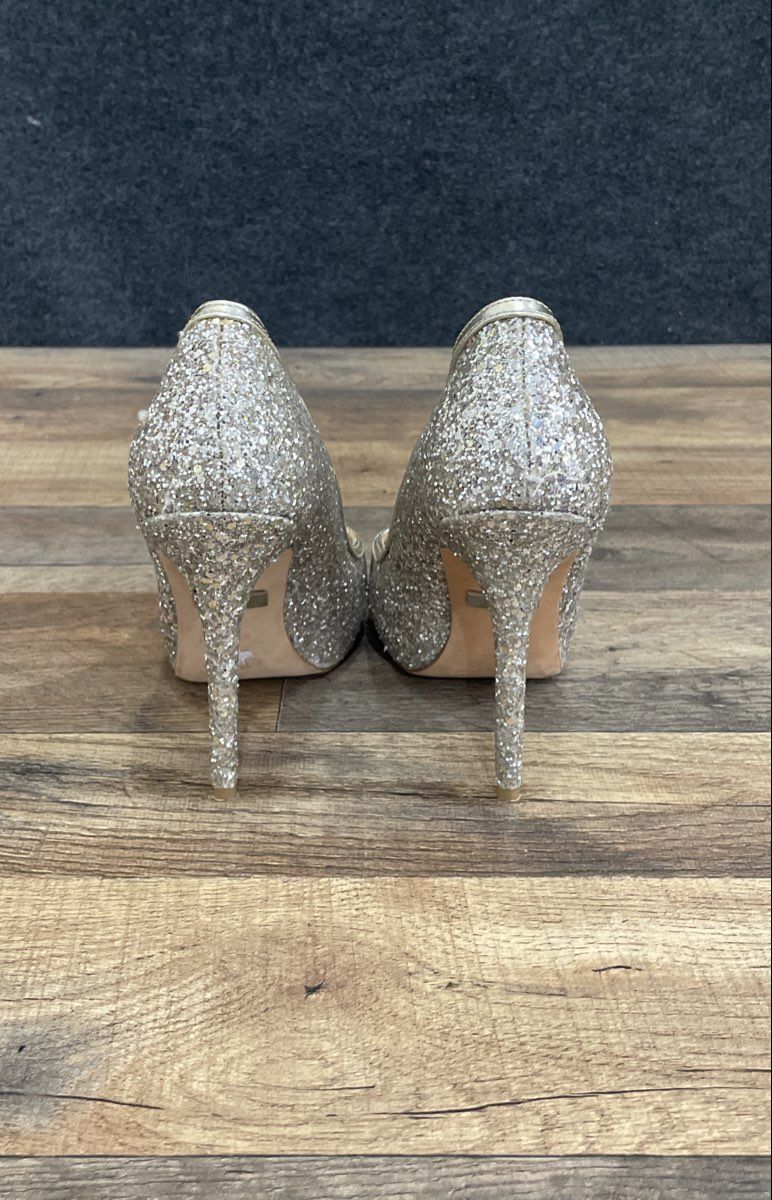Badgley Mischka Silver Glitter Peep Toe Stiletto Pumps Crystal Brooch Size 5