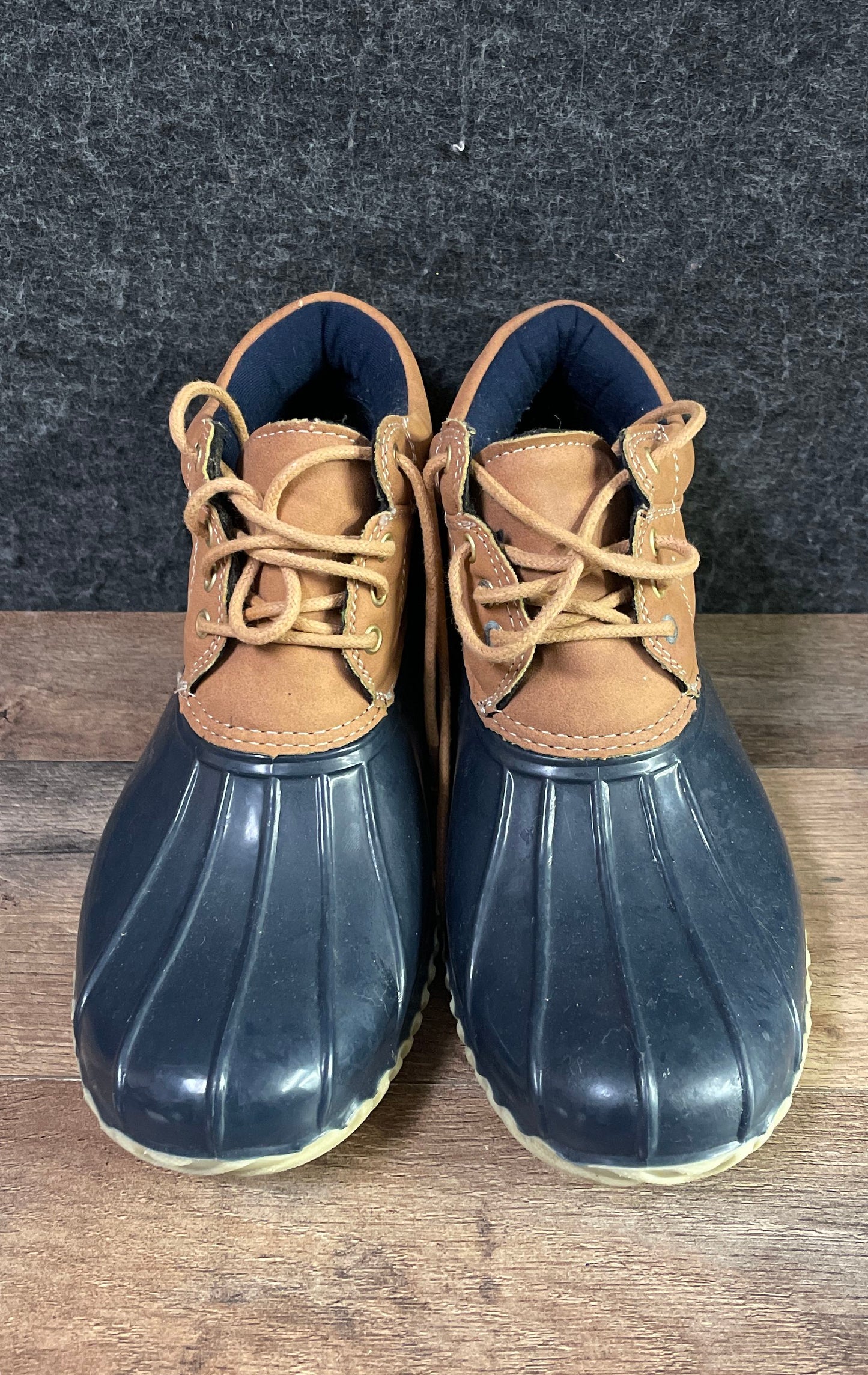 Tommy Hilfiger Navy Blue Tan Low Top Lace Up Duck Boots Women's Size 7
