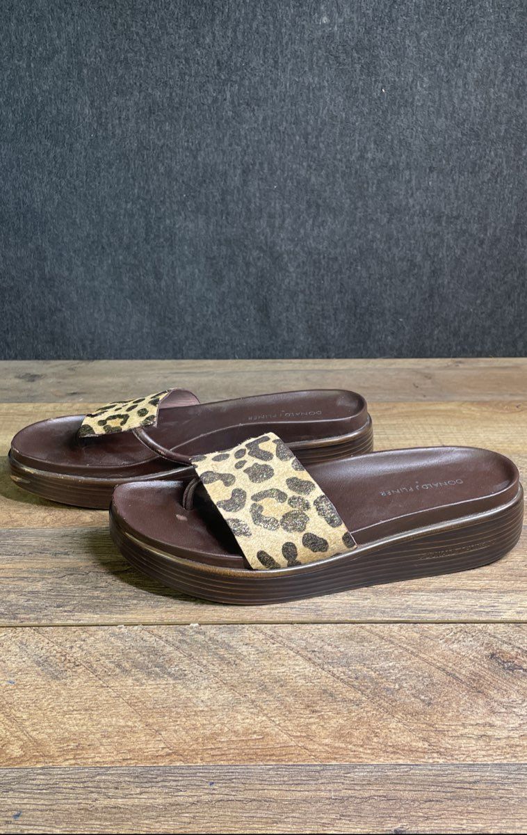 Donald J. Pliner Leopard Print Calf Hair Platform Wedge Thong Sandals Size 8.5