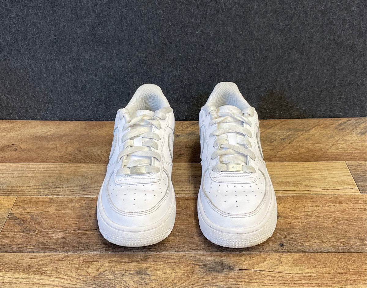 Nike Air Force 1 LE GS Triple White Youth Sneakers Size 5.5Y