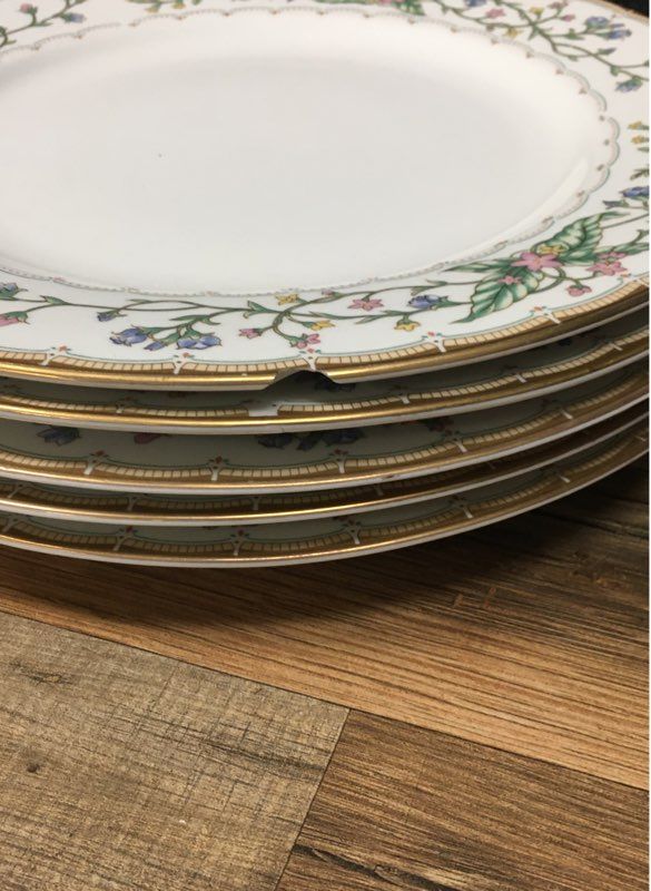 Lot of 5 Farberware Wellesley #486 Dinner Plates & 12" Serving Plate