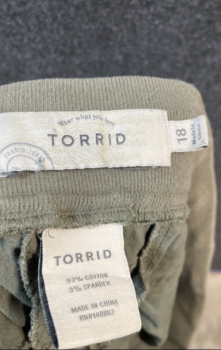 Torrid Women's Green Elastic Waist Drawstring Tie-Cuff Cargo Pants Sz 18