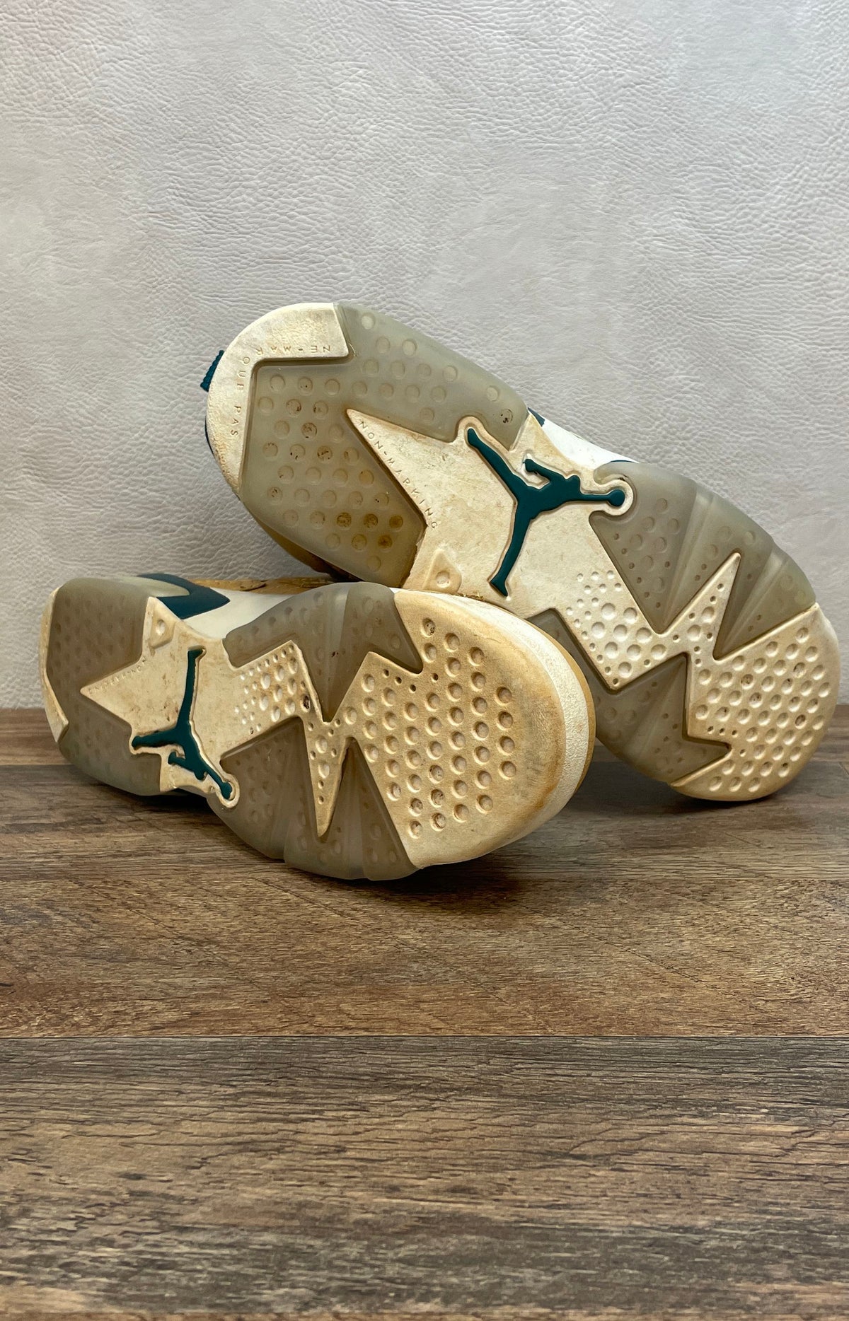 Nike Air Jordan 6 Retro GS Yellow Ochre Teal Tan Sneakers Size 6Y