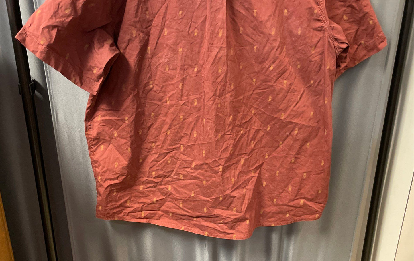 5.11 Tactical Men's Burgundy Pineapple Grenade Print Short Sleeve Shirt Sz L