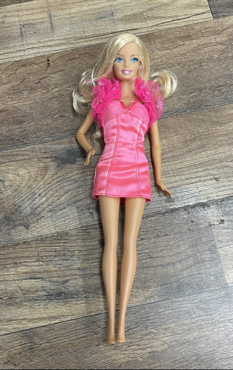 Mattel Barbie Doll Lot of 5 Modern Dolls with Chelsea & Mixed Fashion Clothes