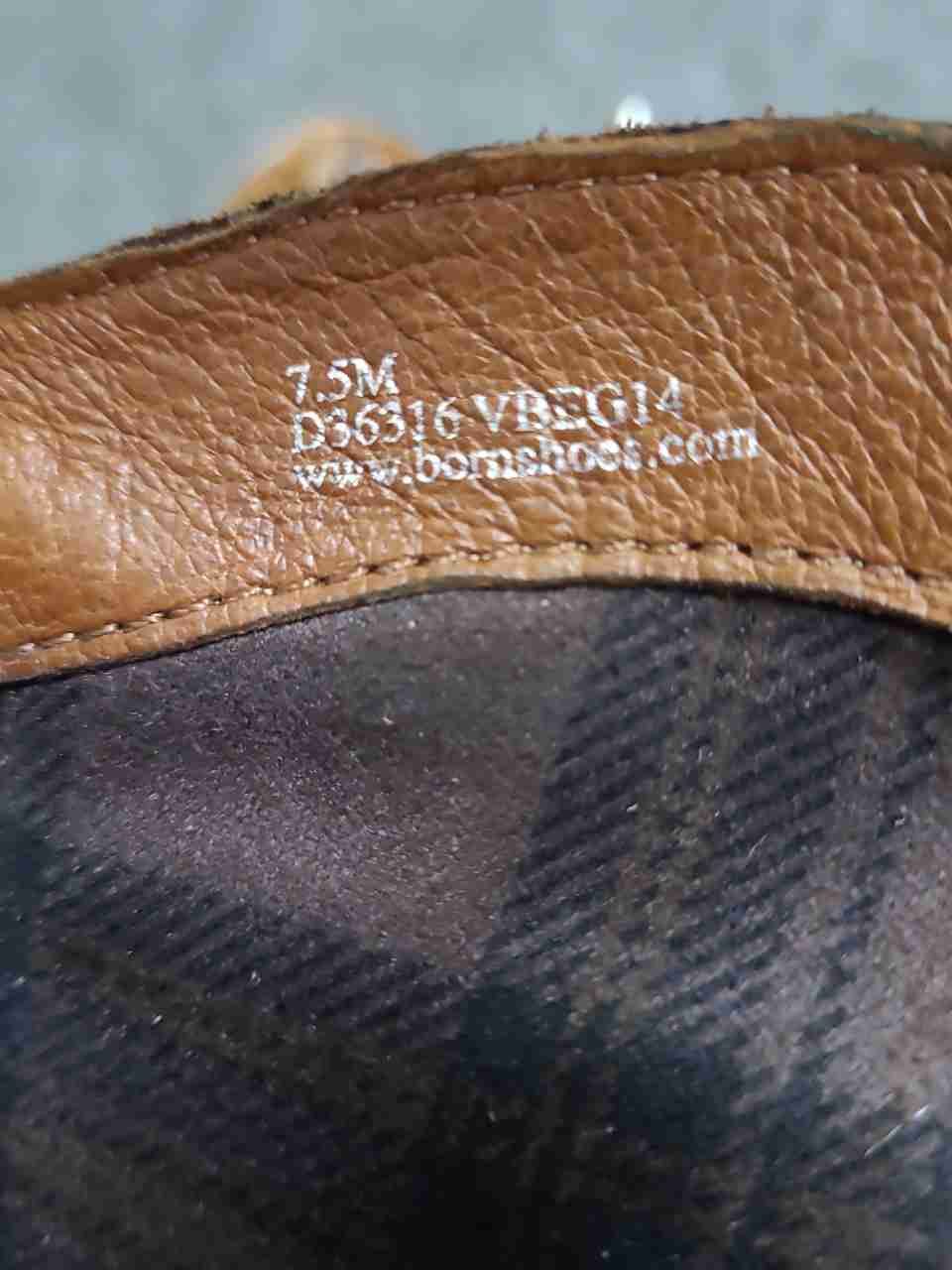 Born Regi Brown Distressed Leather Side Zip Ankle Boots Women's Size 7.5