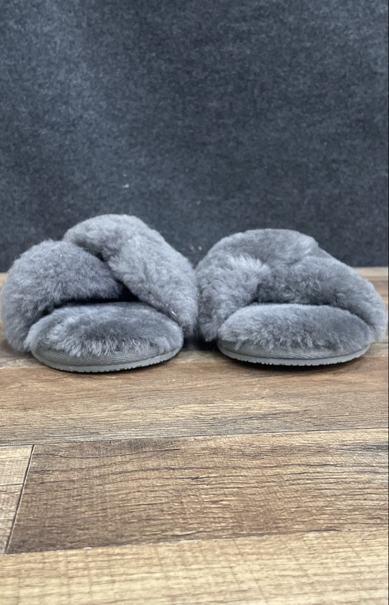 Lands' End Women's Grey Fuzzy Cross Strap Slides Size 9