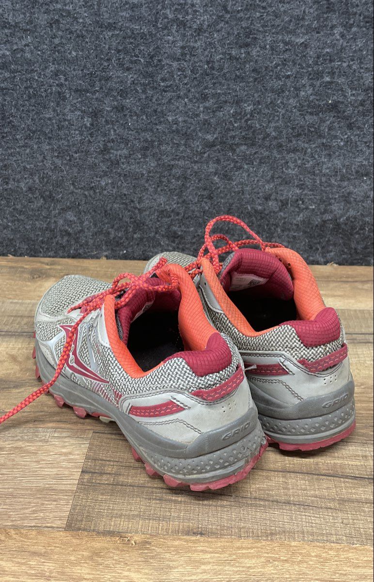 Saucony Excursion TR11 Grey Red Women's Trail Running Shoes Size 8