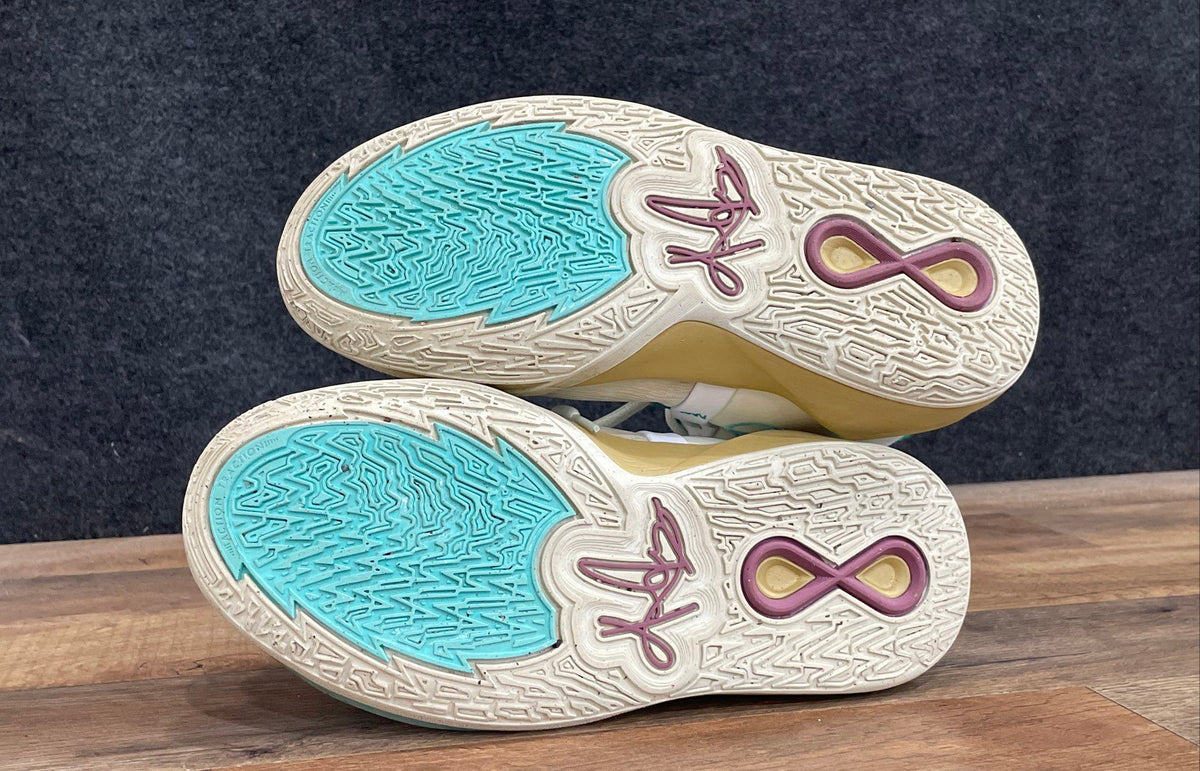 Nike Kyrie Infinity White Teal Gold Youth Basketball Shoes Size 6.5Y