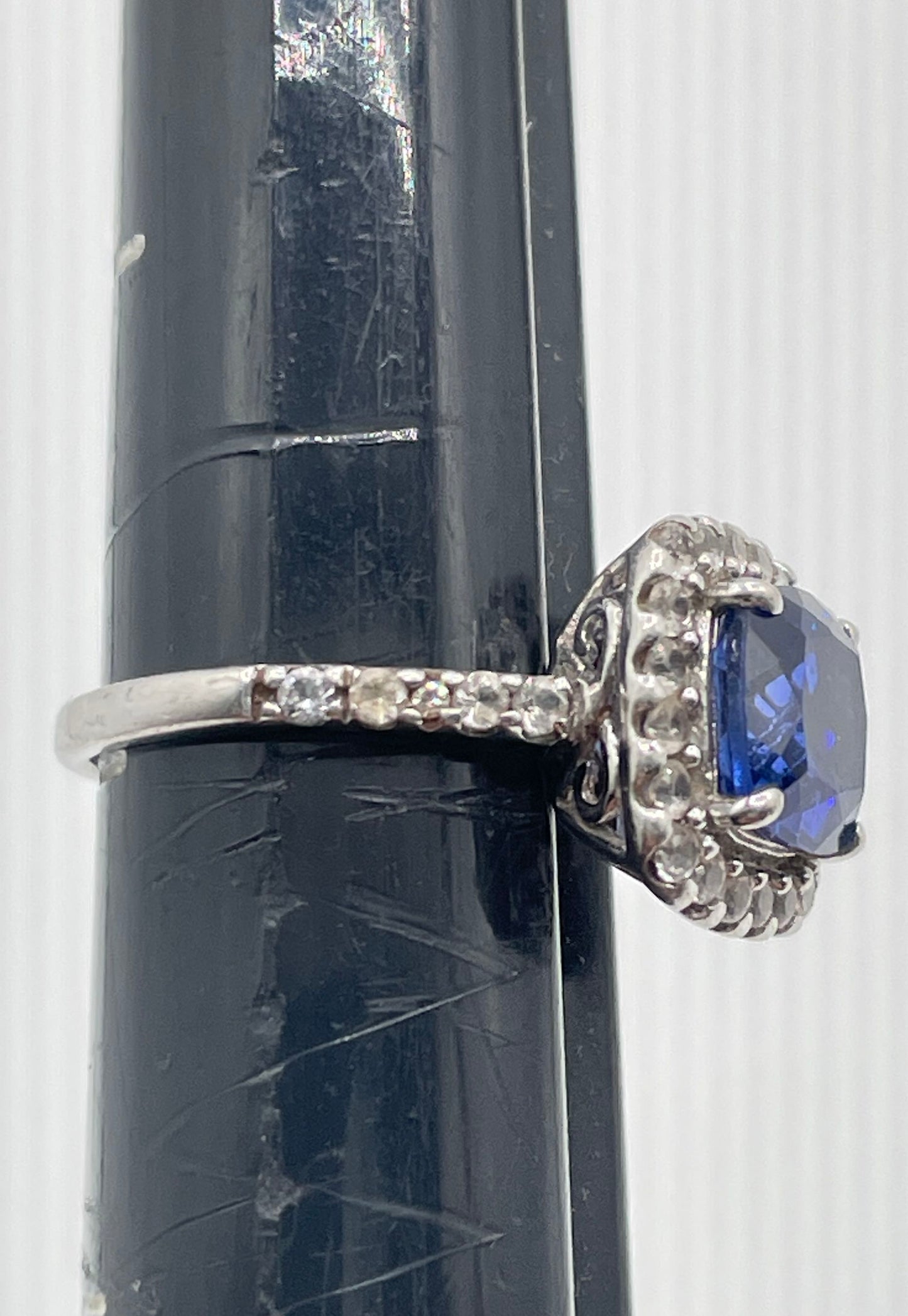 925 Sterling Silver White & Blue Sapphire Ring 2.3g