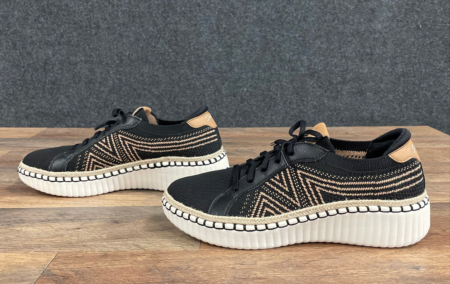 Skechers BOBS Skipper Tide Pool Stretch Fit Platform Sneaker Women's Size 9.5