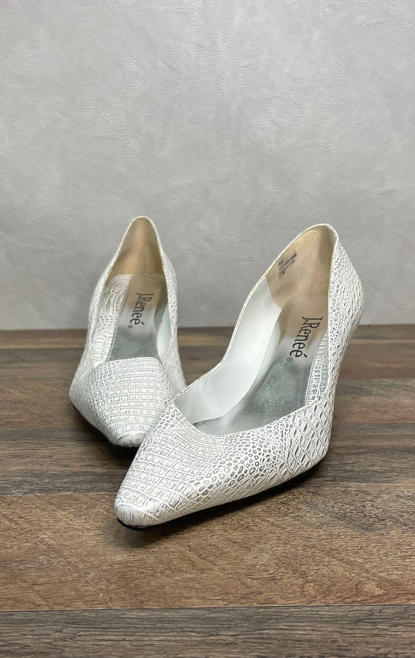 J. Renee Clair White Silver Reptile Embossed Pointed Toe Pumps Size 11M