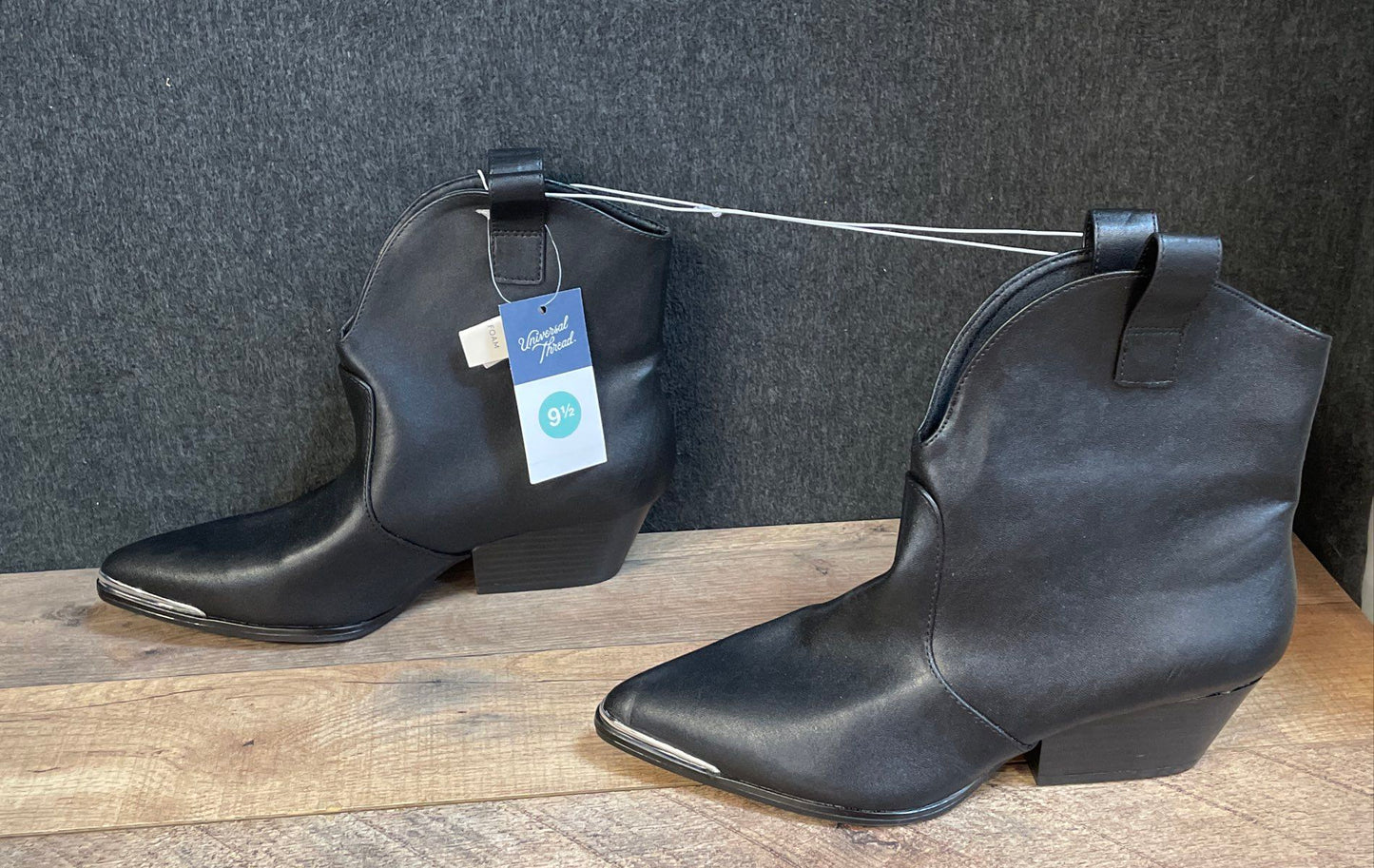 Universal Thread Black Western Pointed Toe Metal Tip Ankle Boots Size 9.5 NWT