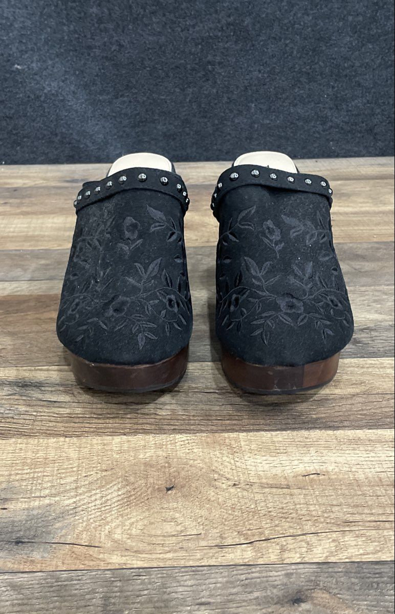 Torrid Black Embroidered Floral Studded Platform Clogs Mules Wide Width Size 7