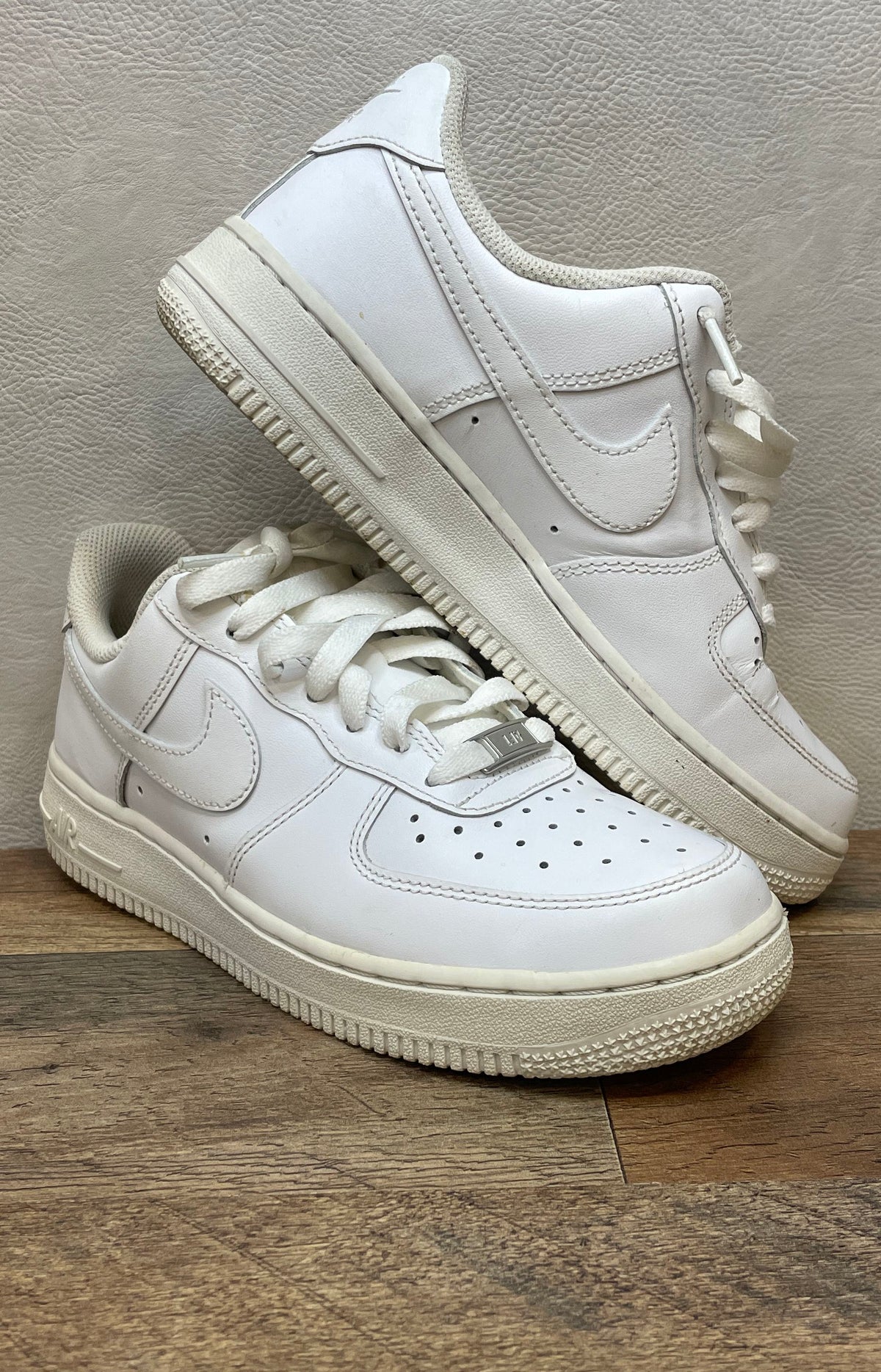 Nike Air Force 1 '07 Low Triple White Women's Sneakers Size 7