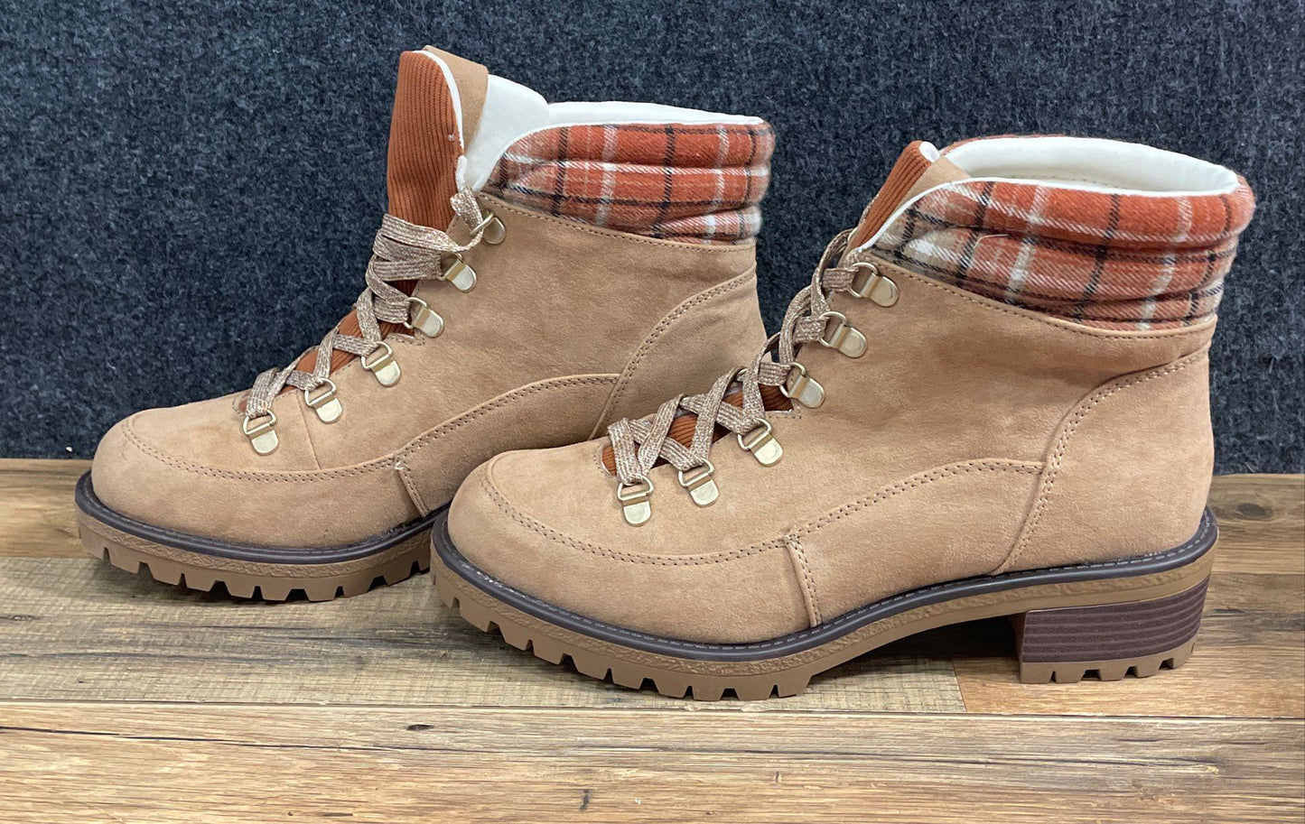 True Craft Markie Dark Taupe Brown Plaid Women's Hiking Boots Size 10 New