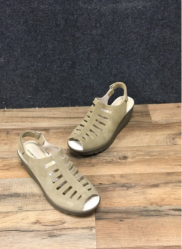 Skechers Vinyasa Amber Glow Wedge Sandals Dark Taupe Women's Size 8.5