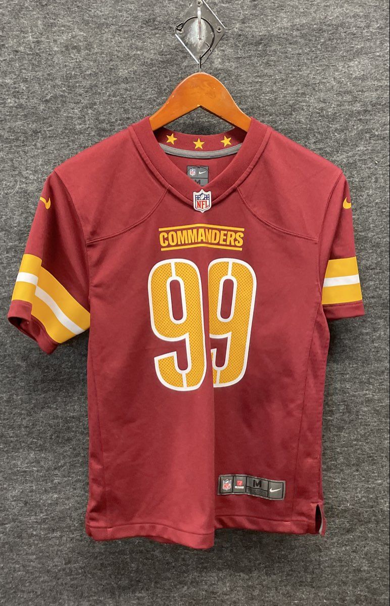 Nike Youth Boys Washington Commanders Chase Young #99 NFL Football Jersey Red M