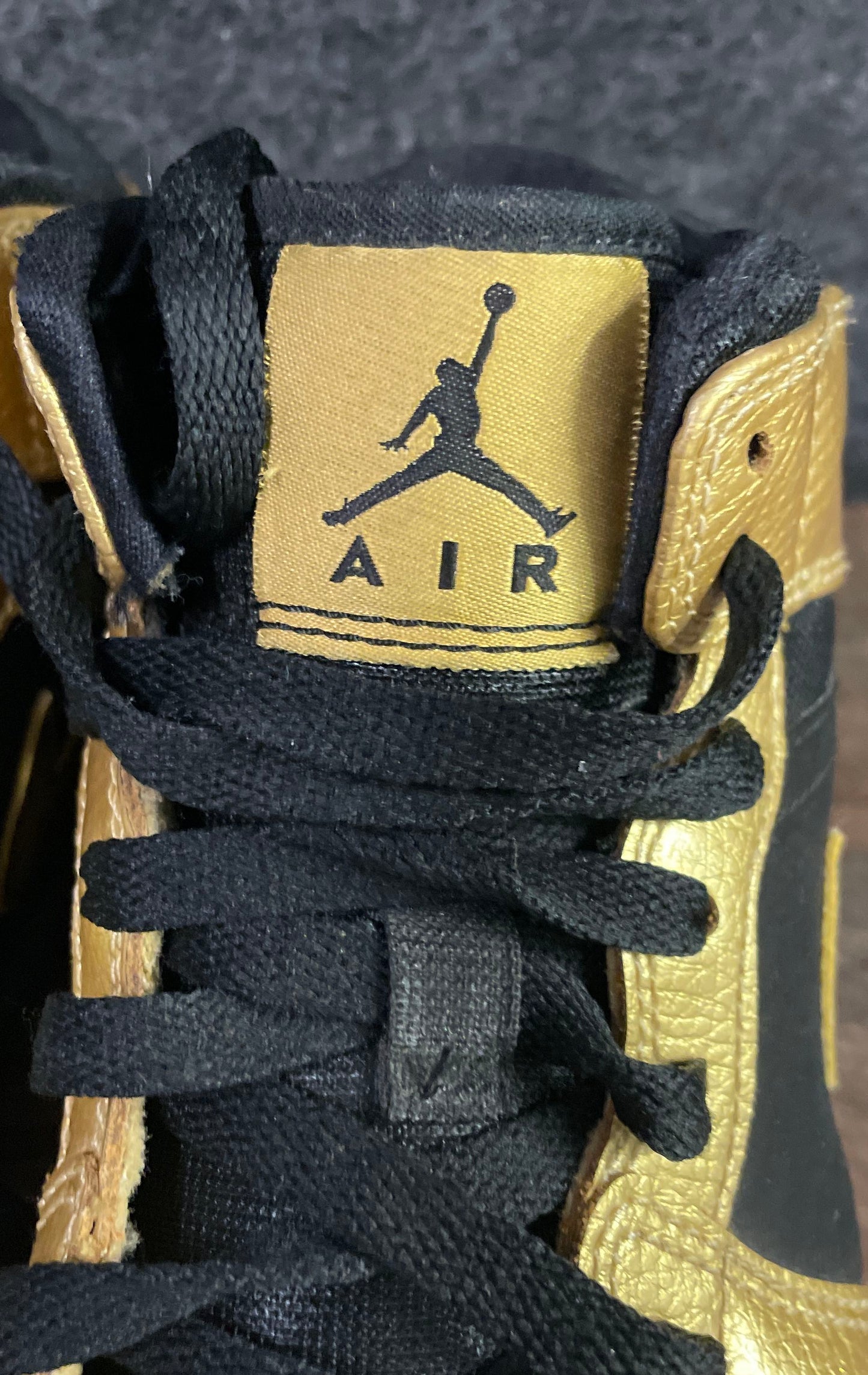 Nike Air Jordan 1 Mid GS Metallic Gold Black Youth Sneakers Size 4.5Y