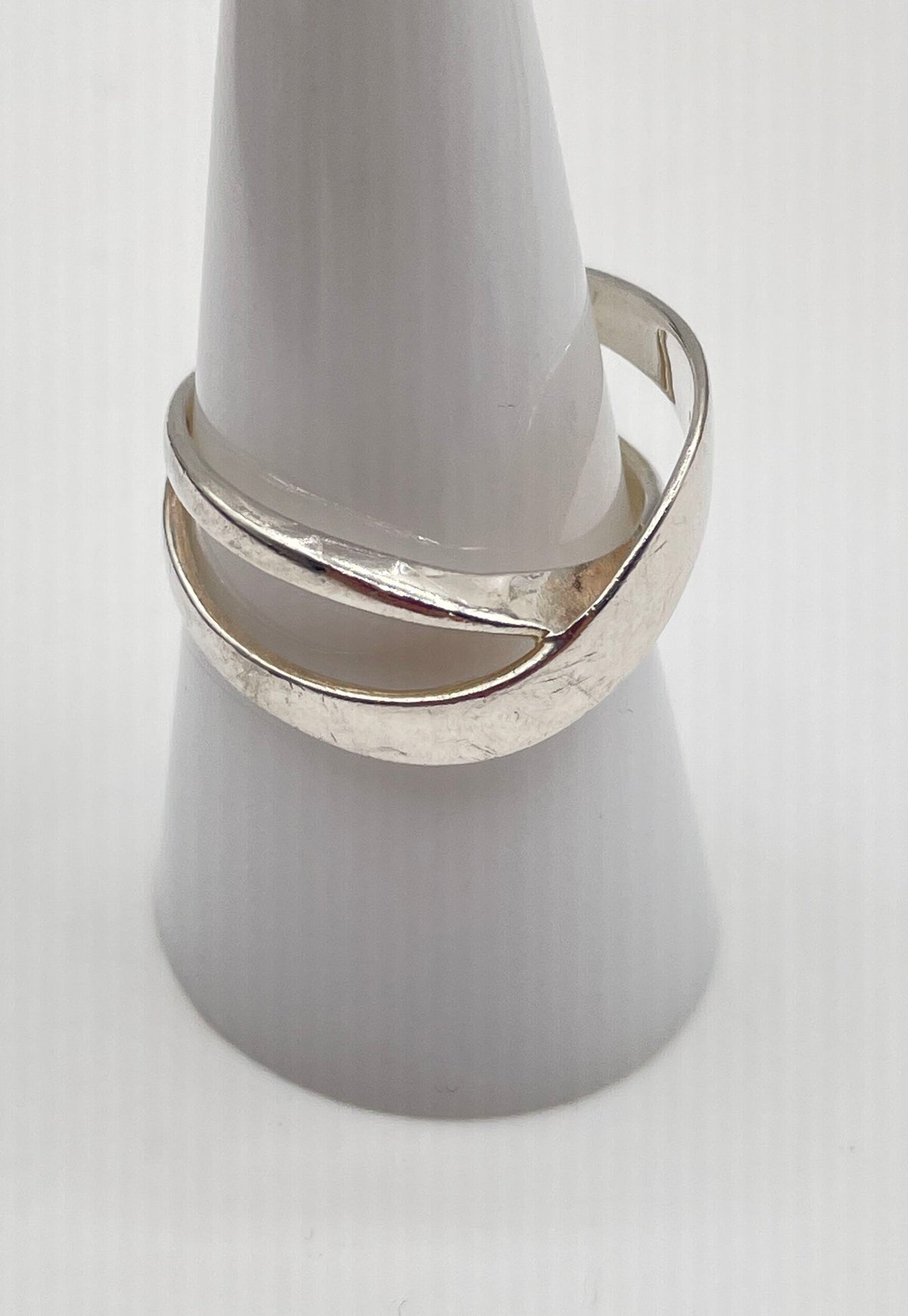 925 Sterling Silver Crossover Ring 3.7g