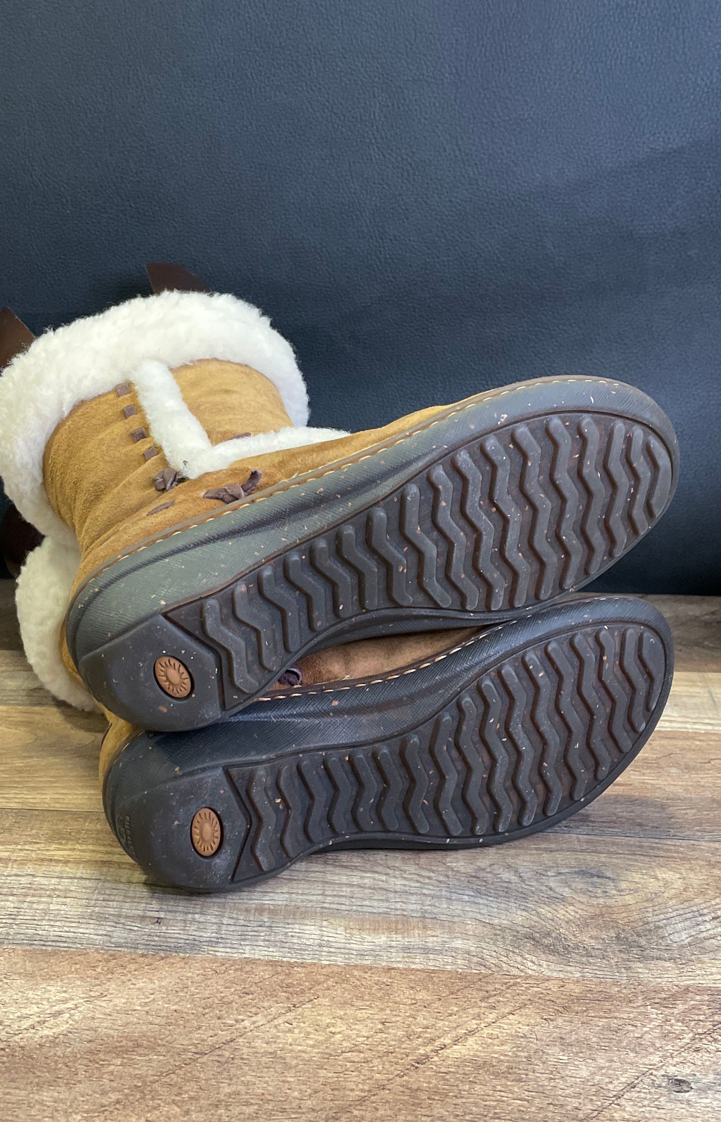 UGG Sunburst Tall Chestnut Suede Sheepskin Boots Size 6