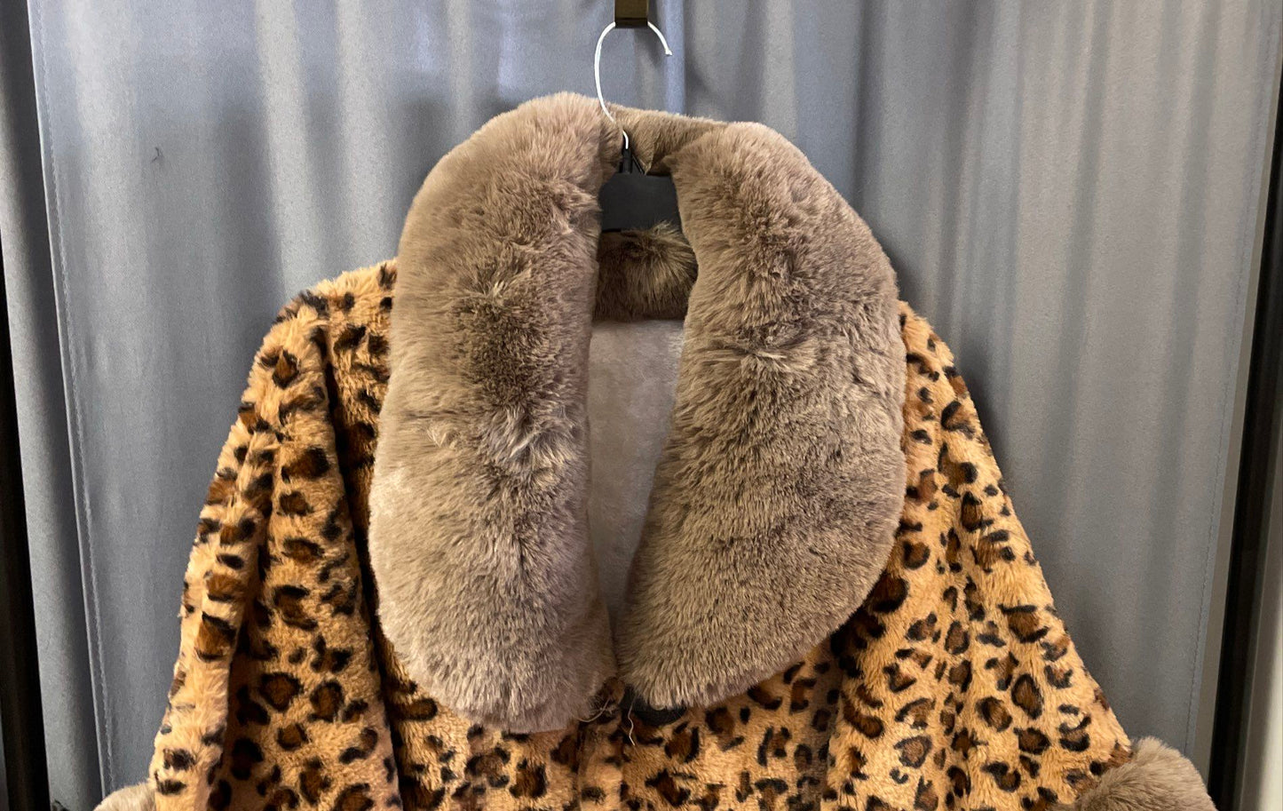 Women's Leopard Print Faux Fur Trim Cape Coat Oversized Poncho One Size NWOT
