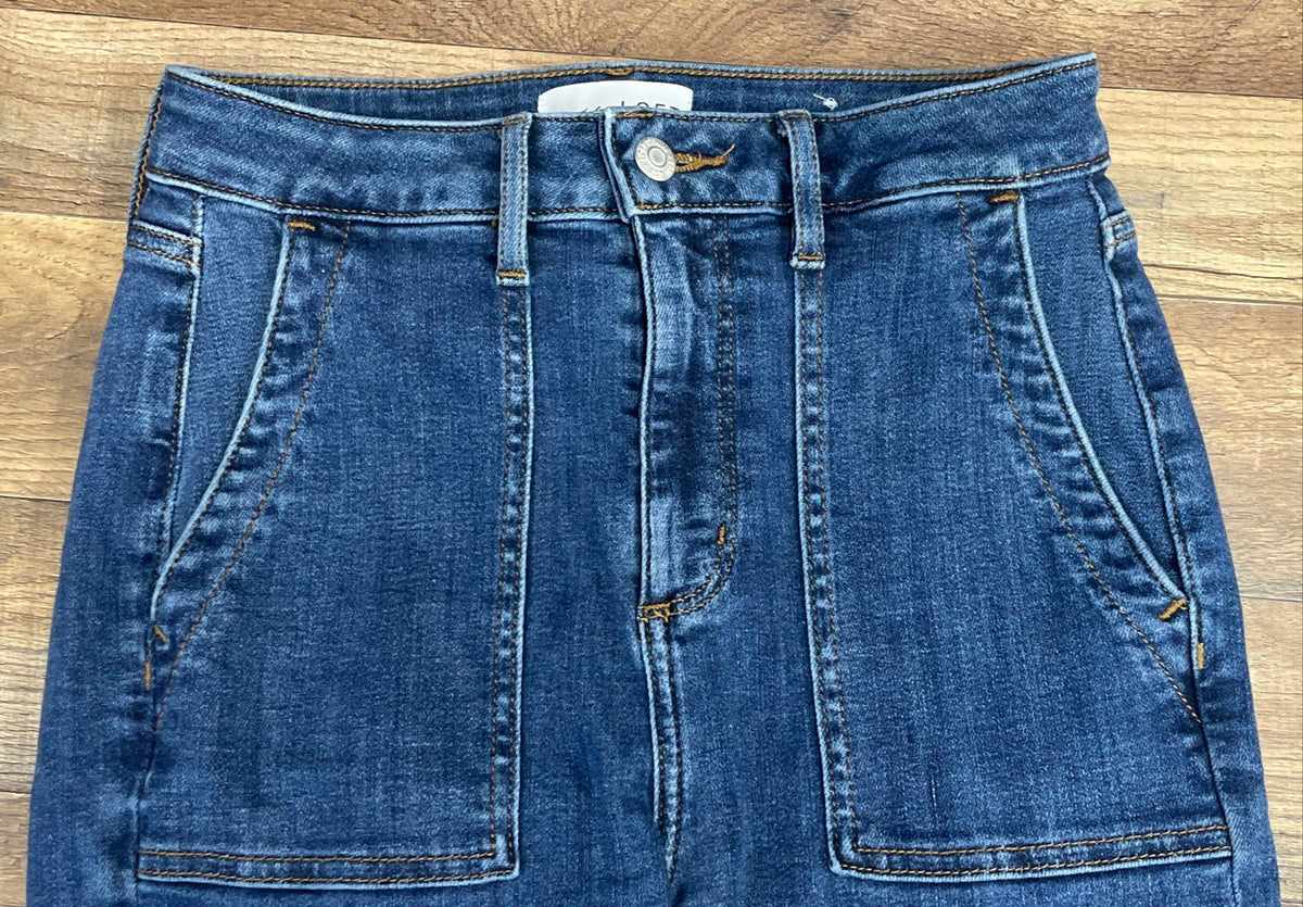 Loft Women's The Curvy Kick Crop Jeans Blue Denim High Rise Patch Pockets Sz 4
