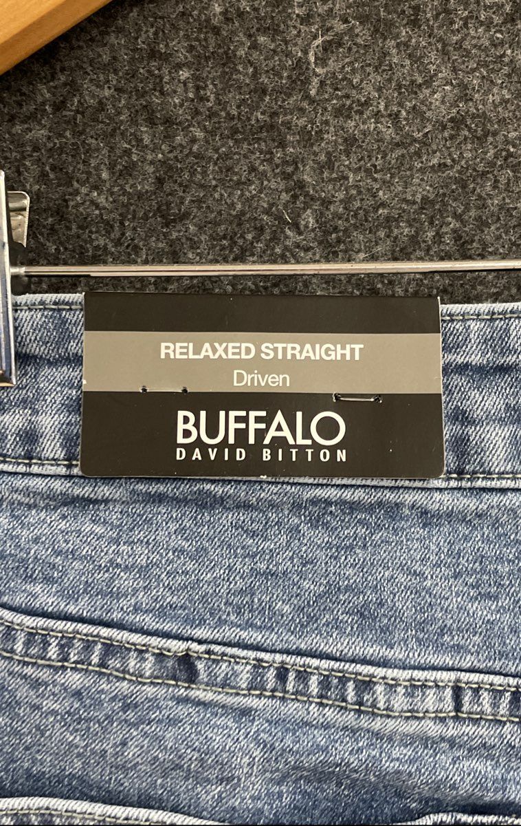Buffalo David Bitton Men's Driven Relaxed Straight Jeans Blasted NWT Sz 30x32