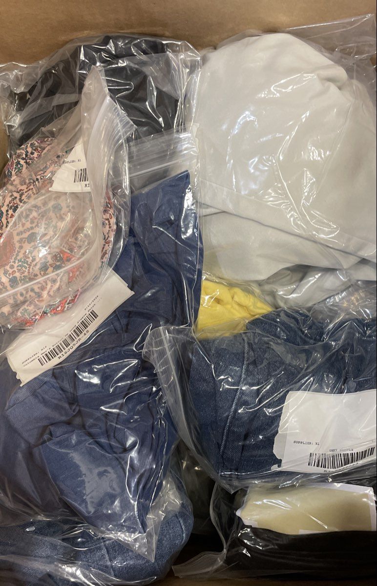Assorted Brand Reseller Clothing Bulk Lot 20.5lb Columbia DKNY 5.11 Tactical