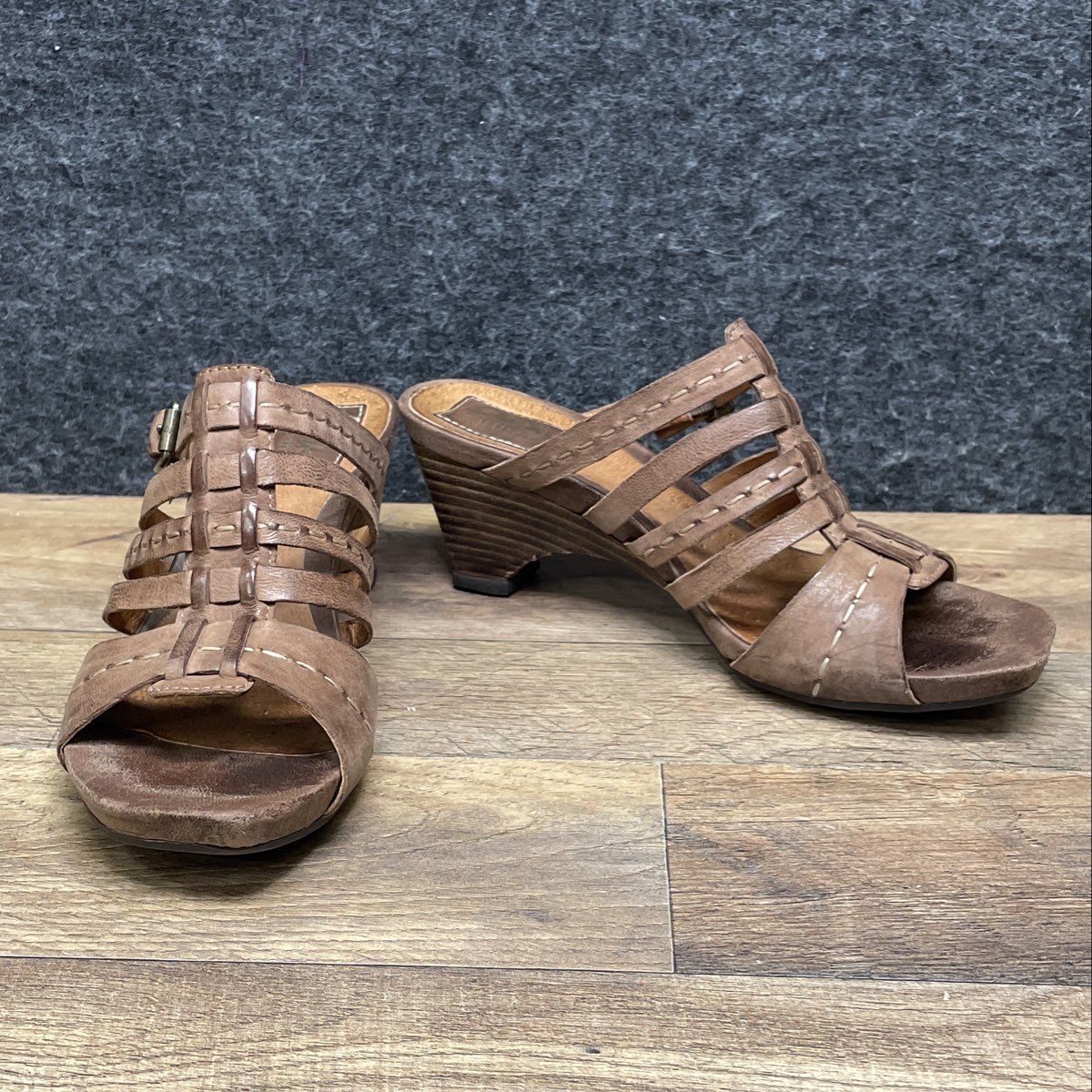 Clarks Artisan Brown Leather Strappy Wedge Sandals Mules Women's Size 7M