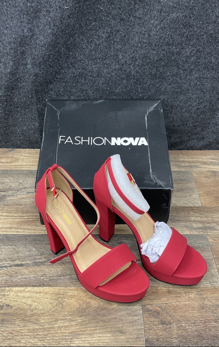 Fashion Nova Thomas 52 Red Platform Block Heel Sandals Women's Size 7 DSWB