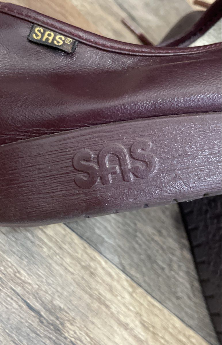 SAS Free Time Burgundy Red Leather Lace Up Comfort Walking Shoes Women's Size 8M