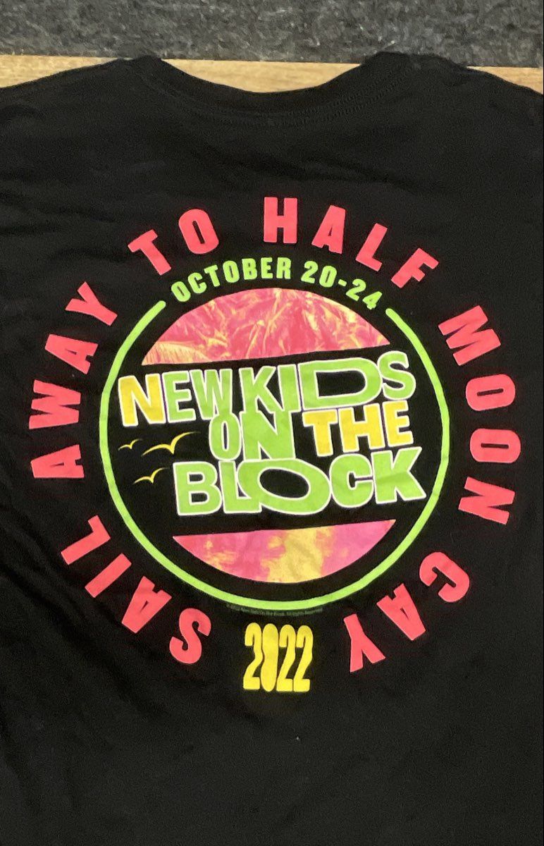 New Kids on the Block NKOTB Cruise 2022 Sail Away Half Moon Cay T-Shirt Sz L