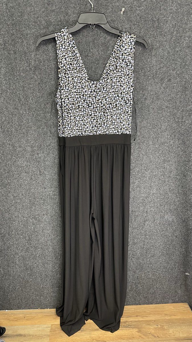 Kaileigh Women's Sleeveless V-Neck Jumpsuit Black Floral Wide Leg Size M