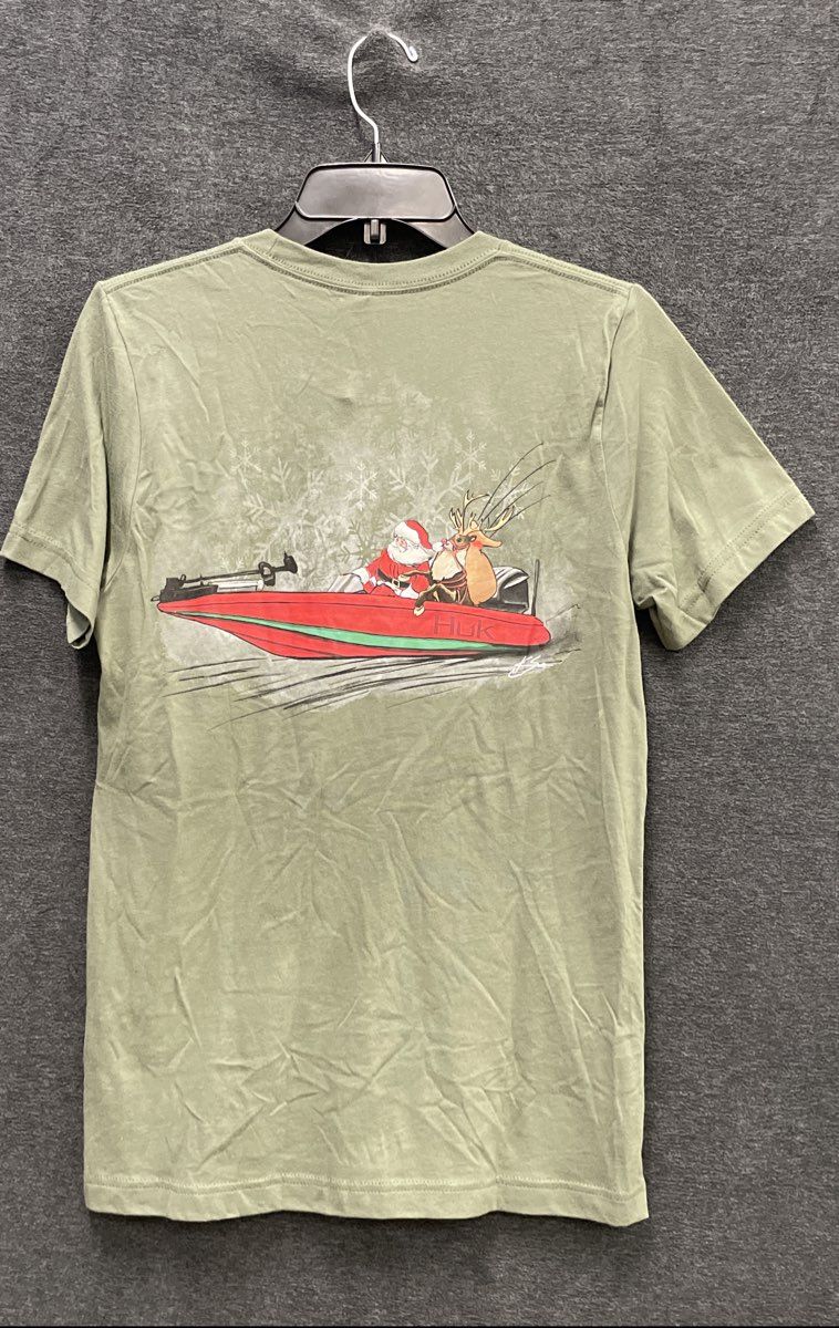 Huk Men's Christmas Fishing Graphic T-Shirt Olive Green Santa Bass Boat NWT Sz S