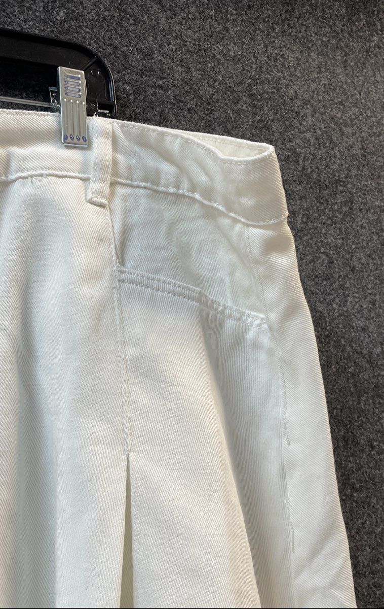 Ashley Stewart Women's White Fit and Flare Pleated Denim Skirt NWT Sz 26