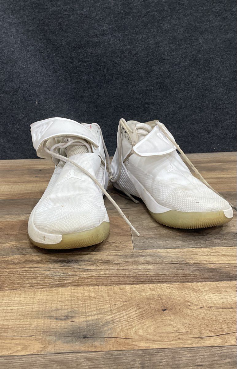 Nike Air Jordan Why Not Zer0.1 White Silver 2-Way Basketball Shoes Size 10.5