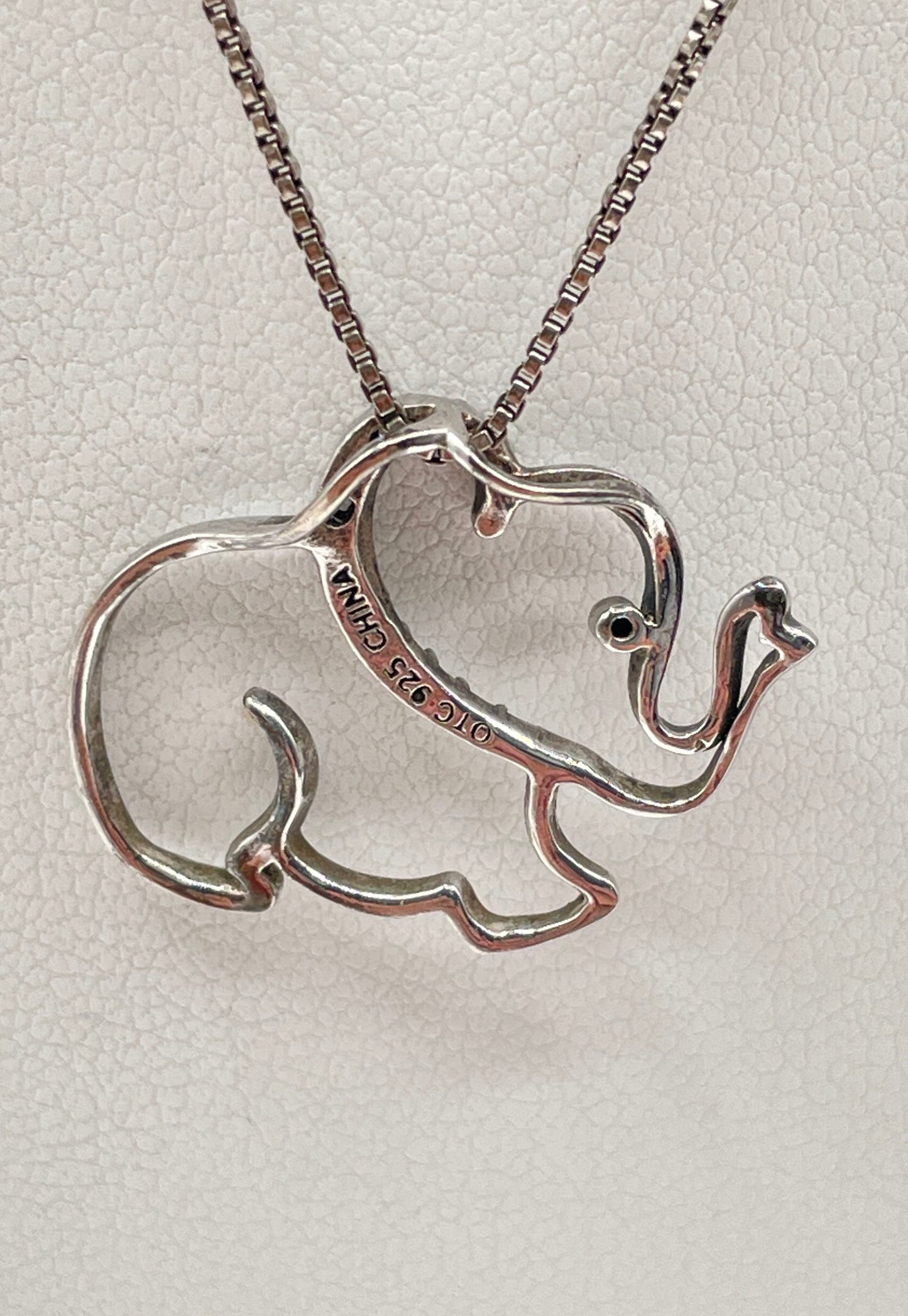 925 Sterling Silver Moissanite Accent Elephant Outline Pendant Necklace 3.3g