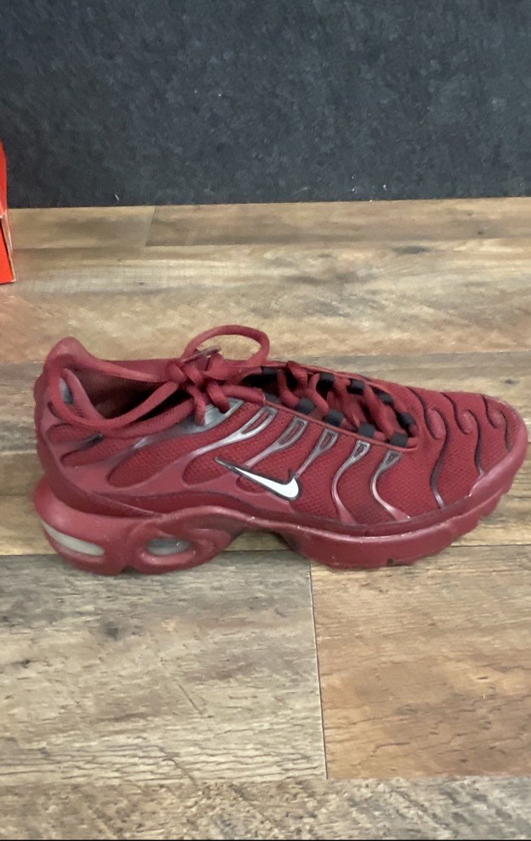 Nike Air Max Plus GS Night Maroon Running Sneakers Size 5.5Y