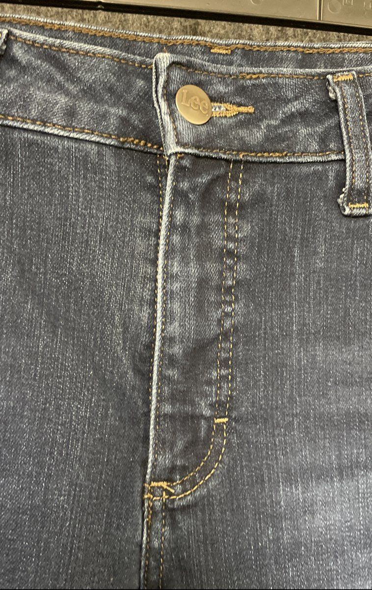 Lee Women's Blue Dark Wash Stretch Straight Leg Jeans Size 14 M